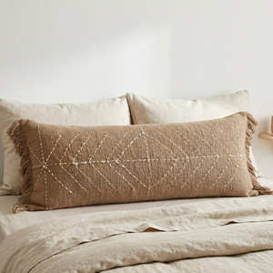 Housse de coussin lombaire brodée beige surdimensionnée, coussin d'appoint texturé pour lit, style contemporain pour la maison - Product Image 6