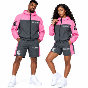 Ensemble de survêtement coupe-vent unisexe léger rose et gris avec blocs de couleur, capuche zippée, design sportif, en polyester respirant - Product Image 2