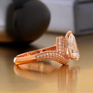 Anillo de Compromiso con Diamante Cultivado en Laboratorio de Corte Pera de 2.29 CT, Oro Amarillo y Blanco de 14K, VVS-VS DEF, Solitario, para Novia - Product Image 3