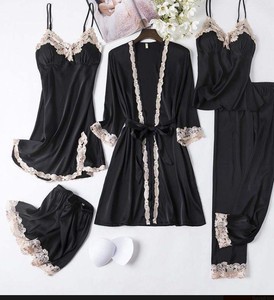 Conjunto de bata de encaje para mujer, ropa de dormir de 4 piezas con manga larga y pantalones cortos, estilo romántico - Product Image 4