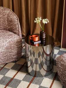 Mesa auxiliar moderna minimalista de metal con patas delgadas para una decoración del hogar de estilo escandinavo - Product Image 3