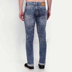 กางเกงยีนส์ผู้ชายทรงตรงใส่สบาย คุณภาพสูง เนื้อผ้าเรียบลื่น เหมาะสำหรับทำงานออฟฟิศและกิจกรรมลำลอง - Product Image 4