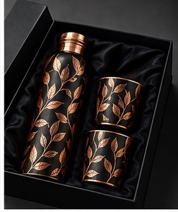 Elegante Juego de Botella de Agua de Cobre con 2 Tazas, Grabado Floral, Portátil, con Tapa, para el Hogar - Product Image 4