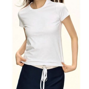 T-shirt en coton gris à col rond et manches courtes pour femme, coupe ajustée, couleur unie, respirant, en jersey tricoté, idéal pour le printemps et l'été - Product Image 3