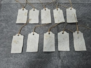 Etiquetas colgantes de hilo de cáñamo orgánico sostenible para prendas de vestir, etiquetas de papel hechas a mano para ropa con hilo natural, respetuosas con el medio ambiente para bolsas - Product Image 1