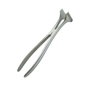 Épandeur de plâtre Hennig en acier inoxydable Instruments de plâtre coulé manuel Pince Hennig chirurgicale PAR VIDIFIVE INTERNATIONAL - Product Image 1