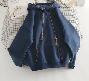 Fabricant sur mesure spécialisé dans les variations de tissu French Terry respirant pour sweat-shirts en coton personnalisés avec logo pour femmes. - Product Image 1
