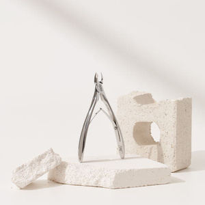 Coupe-cuticules de qualité supérieure LUCANUS, type H, coupe-ongles professionnel pour les doigts, avec accessoires, design portable et boîte cadeau - Product Image 2