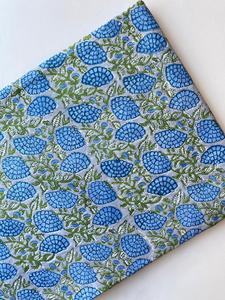 ผ้าฝ้ายพิมพ์ลายด้วยมือแบบแฮนด์บล็อก ขายเป็นหลา เนื้อนุ่ม น้ำหนักปานกลาง เป็นมิตรกับสิ่งแวดล้อม เหมาะสำหรับผู้หญิง เด็กหญิง เด็กชาย ใช้ตัดเย็บชุดเดรส ผ้าม่าน ปลอกผ้าม่าน ผลิตในอินเดีย - Product Image 3