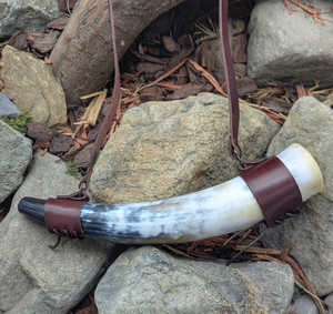 Chope à bière en corne de buffle style Viking, support métallique artisanal, décoration d'intérieur durable - Product Image 6