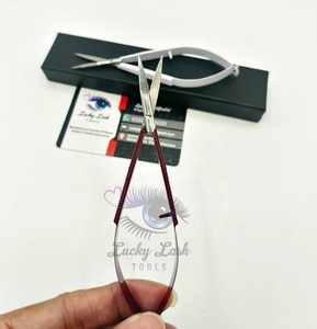 Micro tijera de resorte negra más vendida con diseño curvo de hoja plateada para pinzas para cejas y pestañas Logotipo privado personalizable - Product Image 6