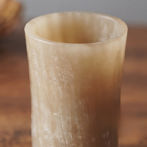 Verre à boire artisanal en corne de buffle naturelle, écologique, au design rustique, de REHMAN CRAFT - Product Image 3