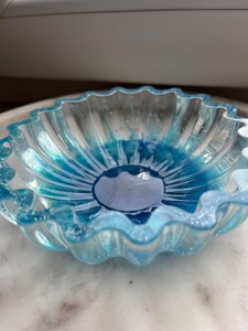 Bol décoratif en résine fait main, plat à bibelots en époxy, accent moderne pour la maison, idée cadeau parfaite - Product Image 4