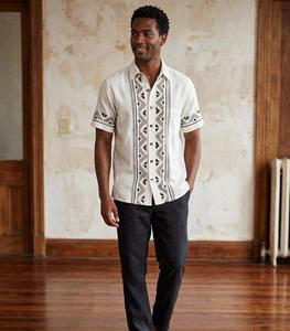 Camisa de Manga Corta de Algodón Blanco Hecha a Mano con Bordado Tribal Negro, Camisa Étnica para Hombre, Venta al Por Mayor - Product Image 2