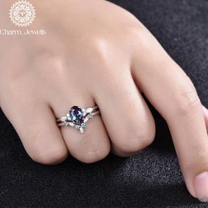 แหวนหมั้นผู้หญิง Charm_Jewells เงินชุบทองคำขาวประดับโมอิสซาไนต์ทรงคุชชั่น ดีไซน์คลาสสิก ตัวเรือนแบบหนามเตย รับรองโดย IGI - Product Image 6