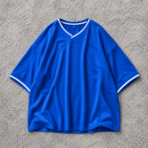 เสื้อยืดกีฬาผู้ชายคุณภาพสูงทรงโอเวอร์ไซส์ สีน้ำเงิน คอวี ผ้าตาข่าย สไตล์สตรีทแวร์ รับสกรีนโลโก้ - Product Image 1