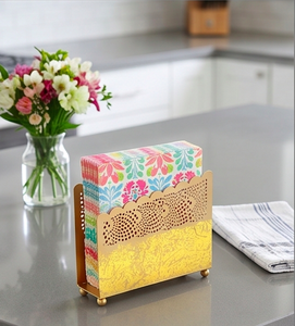 Porte-serviettes en métal plaqué or fait main, de qualité supérieure, au design élégant, parfait pour la décoration de table à la maison et lors d'événements. - Product Image 4