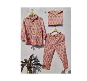 Conjunto de Pijama Floral para Damas de Honor, Personalizado, de Jersey de Algodón, Cuello en V, Cierre con Cordón, Transpirable, Suave, de Longitud Completa - Product Image 1