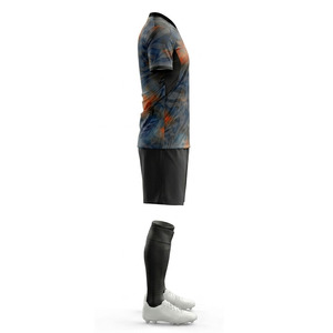 Uniforme de Fútbol para Hombre, Sublimado, Cuello en V, Manga Corta, Absorbe la Humedad, Corte Atlético, Conjunto de Pantalones Cortos y Calcetines Negros - Product Image 6