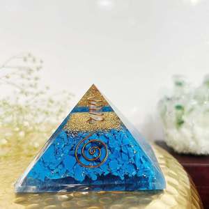Pirámide de Orgonita Azul Hecha a Mano con Espiral de Cobre, Punta de Cristal, Hojuelas de Oro, Resina, Energía Curativa, Meditación, Pirámide Decorativa - Product Image 1