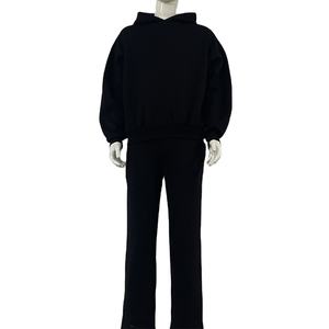 Sudadera con Capucha Corta y Pantalones Deportivos Acampanados Personalizados al por Mayor para OEM, Unisex, con Logotipo Serigrafiado, Conjuntos Deportivos para Invierno, 100% Algodón - Product Image 2