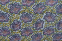 Tissu en coton à motifs floraux violet et rose, fleurs audacieuses avec des contours turquoise et des feuilles moutarde, imprimé à la main en Inde, 80 GSM