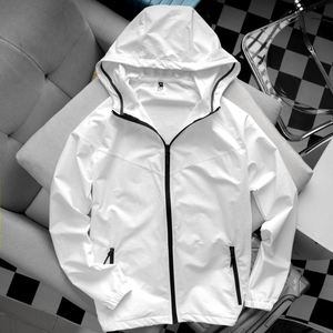 Veste coupe-vent imperméable en gros, légère, à capuche, pour la randonnée en plein air, avec logo personnalisé - Product Image 5