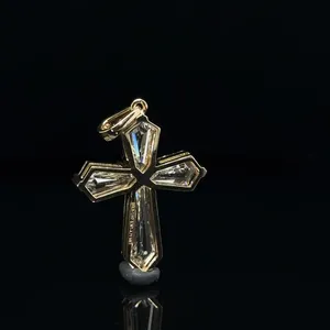 Pendentif croix en diamant en or jaune, collier statement de luxe style hip-hop, bijou de mariée élégant, cadeau pour femme, pendentif raffiné - Product Image 3