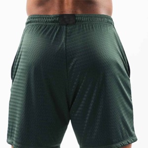 Pantalones Cortos de Malla Profesionales al por Mayor con Dobladillo Festoneado para un Ajuste Moderno y Logotipo Personalizado - Product Image 3