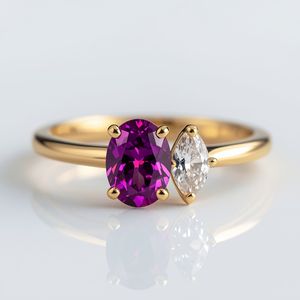 Bague en or massif 9K avec trois pierres : Alexandrite de laboratoire ovale et diamant de laboratoire taille marquise – Joaillerie fine - Product Image 2