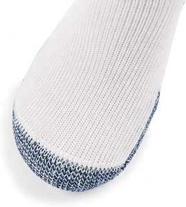 Chaussettes de football de joueur personnalisées de haute qualité chaussettes pour hommes chaussettes confortables avec étiquette personnalisée couleurs broderie logo compression - Product Image 2