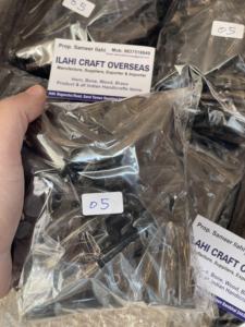 Botones de Presión de 2 Agujeros, Resistentes y Ecológicos, Acabado Pulido, Suministro al por Mayor para el Día de San Valentín y Fabricantes de Ropa para Graduaciones - Product Image 4