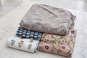 ผ้าฝ้ายออร์แกนิค 100% ทอแบบป๊อปลิน  ซับเหงื่อ ระบายอากาศได้ดี น้ำหนักเบา  ลายพิมพ์เรียบง่าย สำหรับชุดเด็กผู้ชาย - Product Image 3