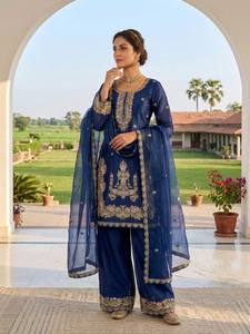 Ensemble Kurta traditionnel indien pakistanais bleu pour femmes avec dupatta en soie brodée, tenue ethnique longue jusqu'aux chevilles, toutes saisons - Product Image 3