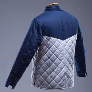 Gambeson médiéval matelassé bicolore Hema, veste de combat LARP rembourrée en coton respirant, double boutonnage avec boutons en laiton - Product Image 6