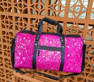 Bolsa de lona de cuero genuino con estampado animal, cierre de cremallera y correa ajustable para viaje. - Product Image 6