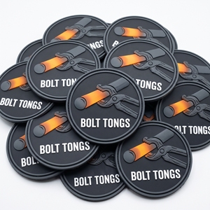 Écussons en caoutchouc en gros, badges ronds en PVC pour casques de montagne et vêtements d'extérieur, fournisseur en gros - Product Image 4
