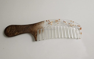 Peine para el Cabello de Resina Ecológica Hecho a Mano de la Mejor Calidad, Accesorio Iónico para Hombres y Mujeres, Regalo Perfecto para el Hogar - Product Image 4