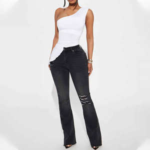 Nouveau design – Jean déchiré grande taille pour femme – Pantalon ajusté délavé – Nouveau style tendance – Jean oversize en denim pour femme - Product Image 2