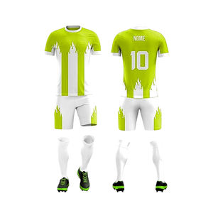 Tenue de football personnalisée par sublimation, ensemble maillot et short, matière douce, respirante, séchage rapide, équipement de football - Product Image 4