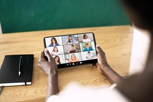 Plateforme d'apprentissage électronique intelligente pour étudiants et enseignants avec gestion de cours basée sur l'IA, cours en direct et architecture éducative technologique évolutrice - Product Image 6