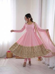 ชุดเดรส Anarkali สีชมพูประดับตกแต่งสไตล์ปากีสถาน พร้อมผ้าคลุมไหล่แบบหนา สไตล์ Banarasi สำหรับงานแต่งงานและงานเทศกาลสำหรับผู้หญิง - Product Image 2