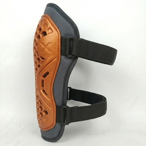 Protège-tibias noirs élastiques professionnels en PU avec fermeture auto-agrippante réglable pour la boxe – Équipement de protection adulte 2026 - Product Image 4