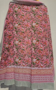 Paréo de plage en coton imprimé à la main pour femme, léger, style bohème, doux et agréable pour la peau, idéal comme cache-maillot de bain. - Product Image 5