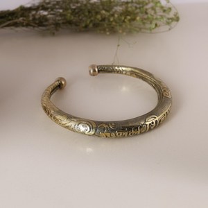 Bracelets ouverts faits à la main en laiton massif plaqué bronze antique |   Bracelets ethniques chrétiens gravés |   Vente en gros pour femmes - Product Image 5
