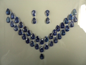 PDM Gems - Lote de 39 Piezas de Tanzanita Facetada en Forma de Pera de Primera Calidad, 78 Quilates, para Joyería de Diseño Personalizado - Product Image 1
