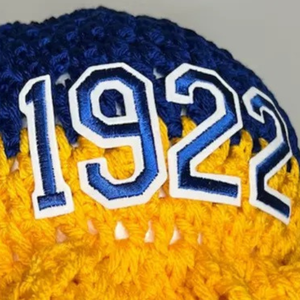 หมวกบีนนี่ถักโครเชต์สีน้ำเงินรอยัลและสีทอง พร้อมลายกราฟิกปี 1922 ขอบพับได้ อุ่นสบาย ทำด้วยมือ เหมาะสำหรับฤดูหนาว สไตล์สตรีทแวร์ - Product Image 6