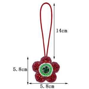 Breloques de sac brodées à la main avec perles de rocaille, breloques perlées artistiques et tendance pour sacs à main et sacs à dos - Product Image 6