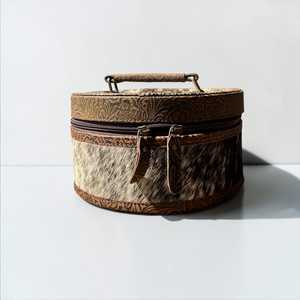 Vintage Tooled <b>Leather</b> <b>Jewelry</b> Case with Cowhide Pattern Zipper Closure Durable Storage <b>Box</b> - Product Image 3