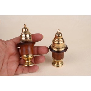 Juego de Recipientes para Especias de Madera con Tapas de Latón, Herméticos, Aptos para Lavavajillas, Ecológicos y Duraderos, para Uso en la Cocina - Product Image 2